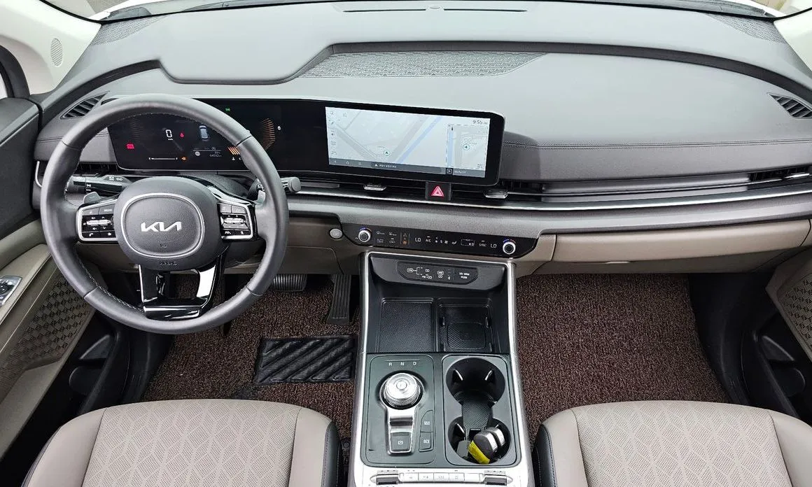 Kia Carnival — фото 10