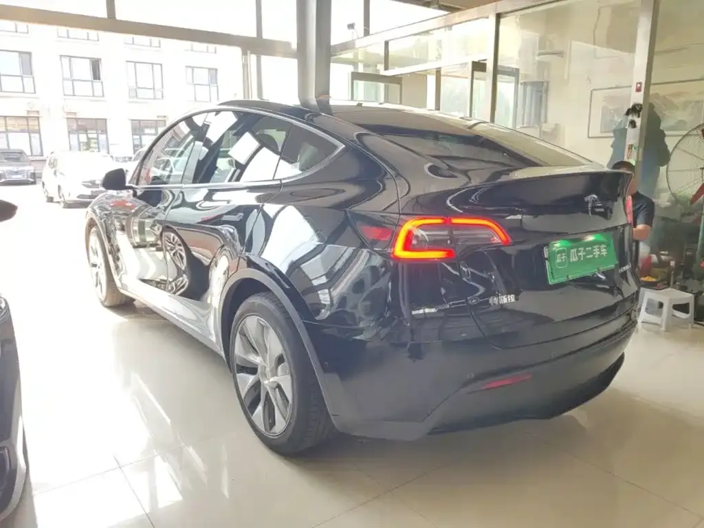 Tesla Model Y — фото 4