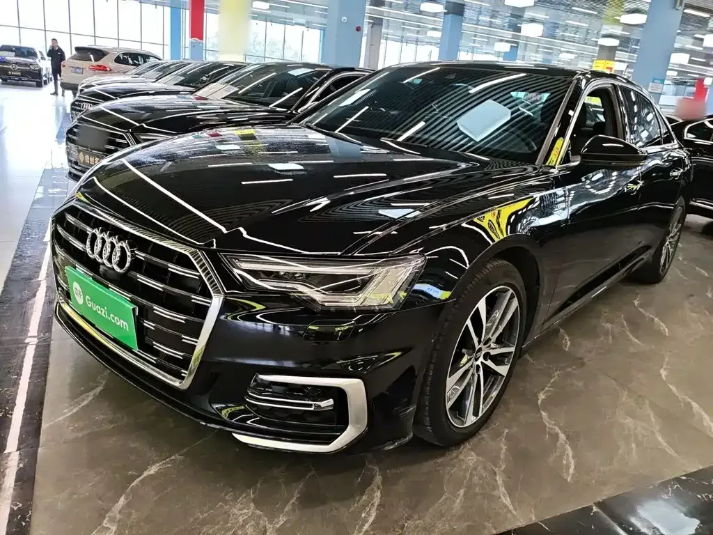 Audi A6L — фото 1