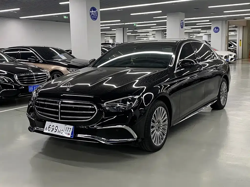 Mercedes-Benz E-Class — фото 1
