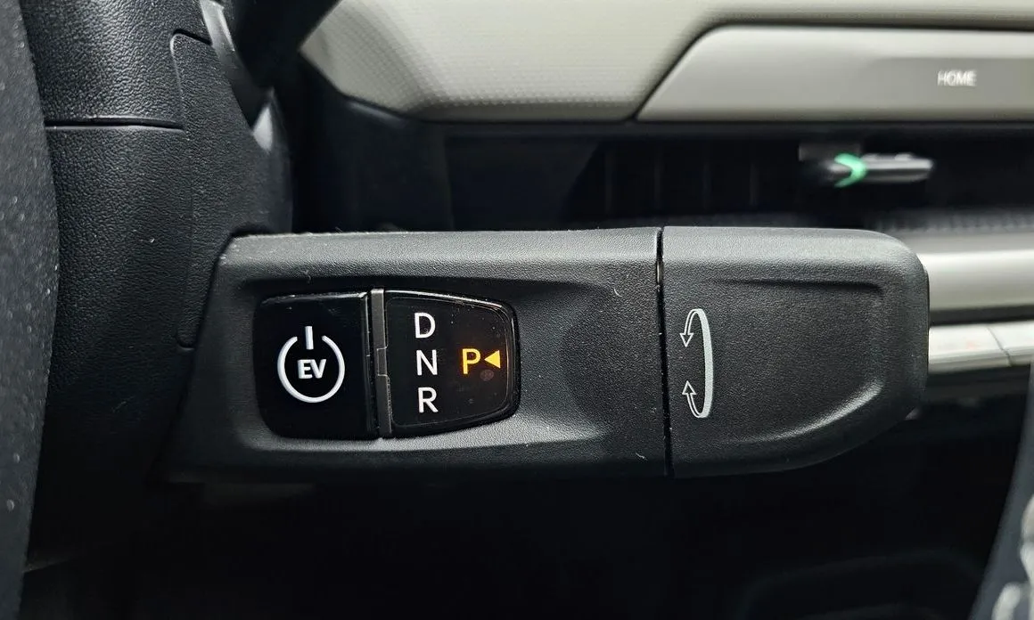 Kia EV4 — фото 9