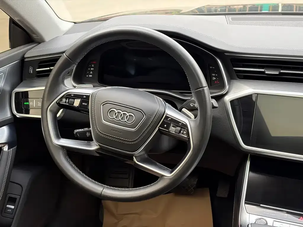 Audi A7L — фото 2