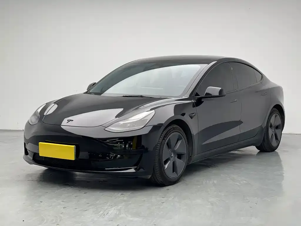 Tesla Model 3 — фото 1
