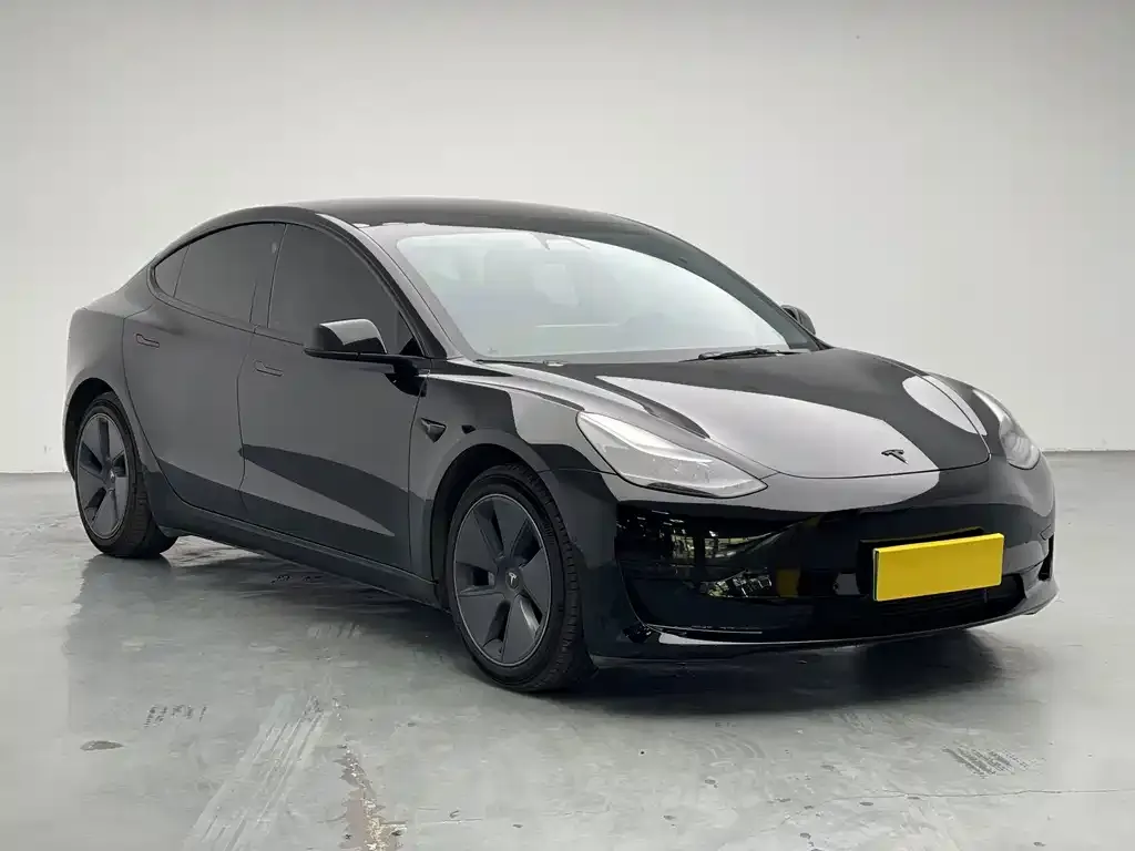 Tesla Model 3 — фото 9