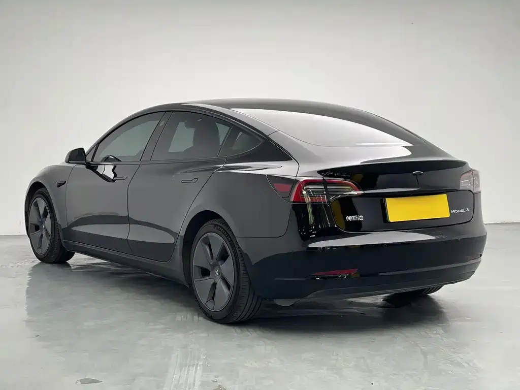 Tesla Model 3 — фото 6