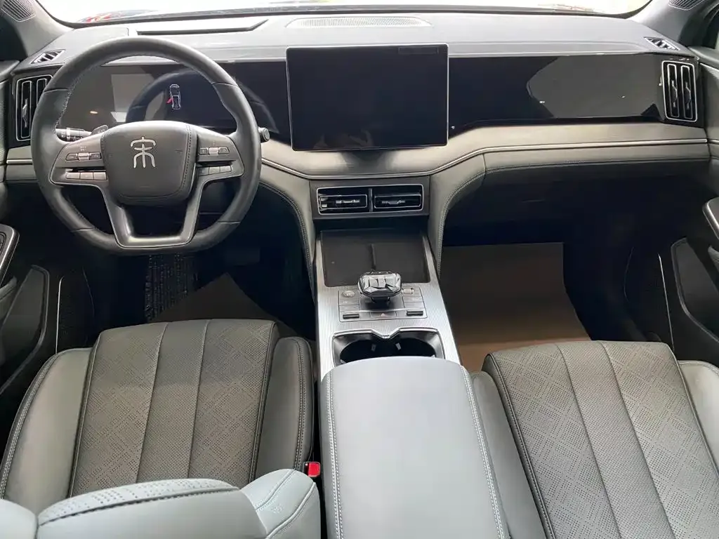 BYD L DM-i — фото 6