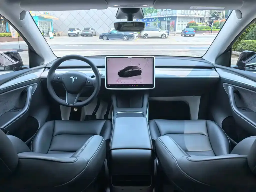 Tesla Model Y — фото 6