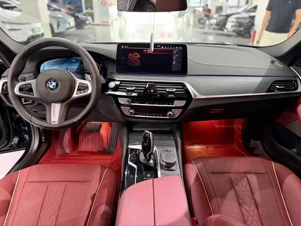 BMW 5 Series — фото 4