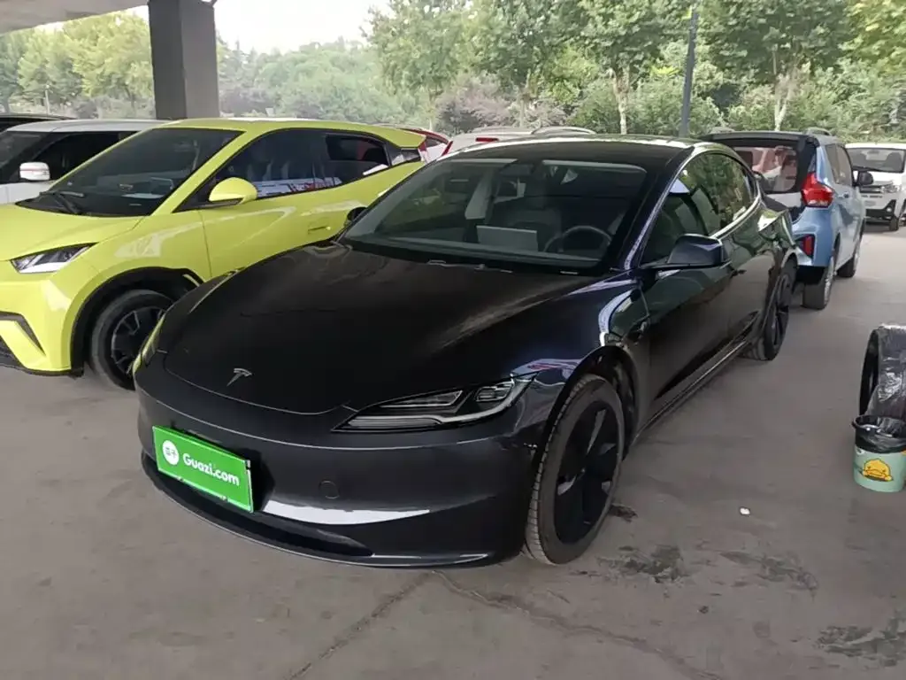 Tesla Model 3 — фото 1