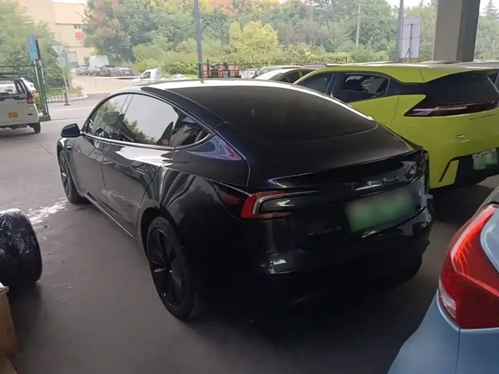 Tesla Model 3 — фото 10