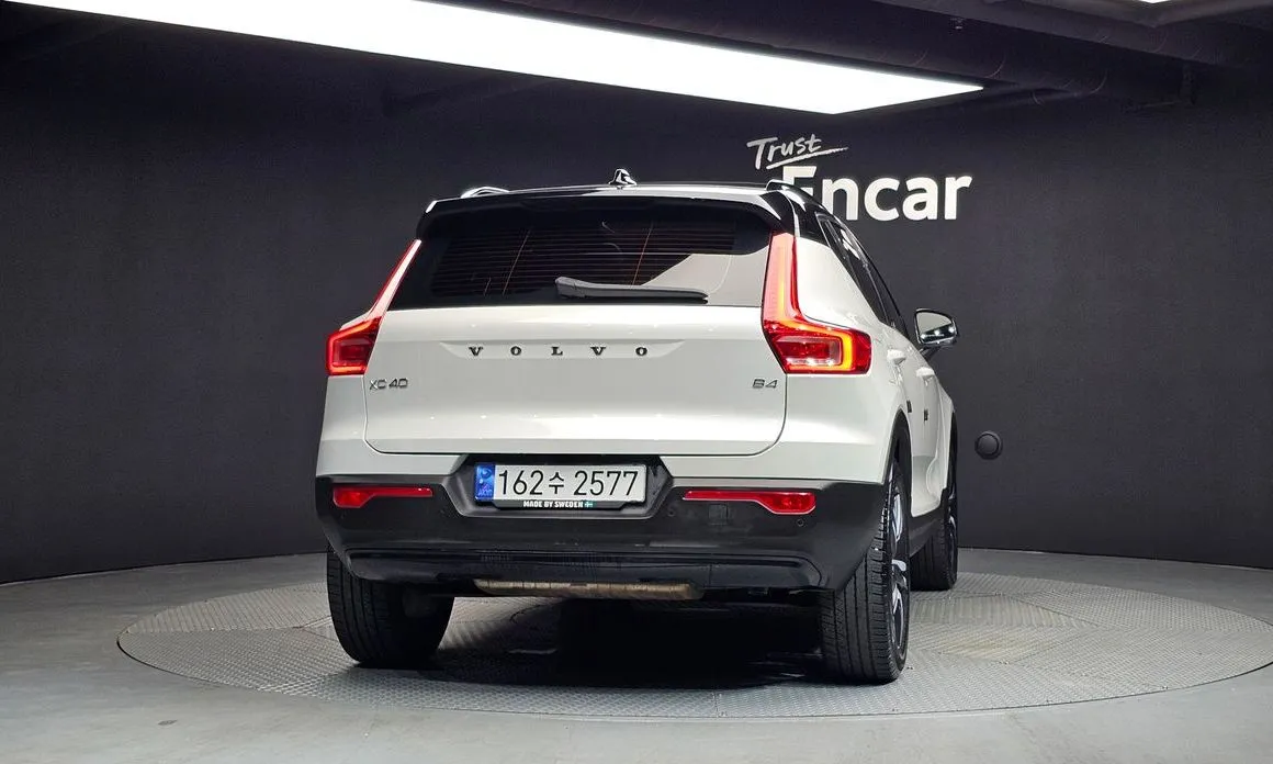 Volvo XC40 — фото 2