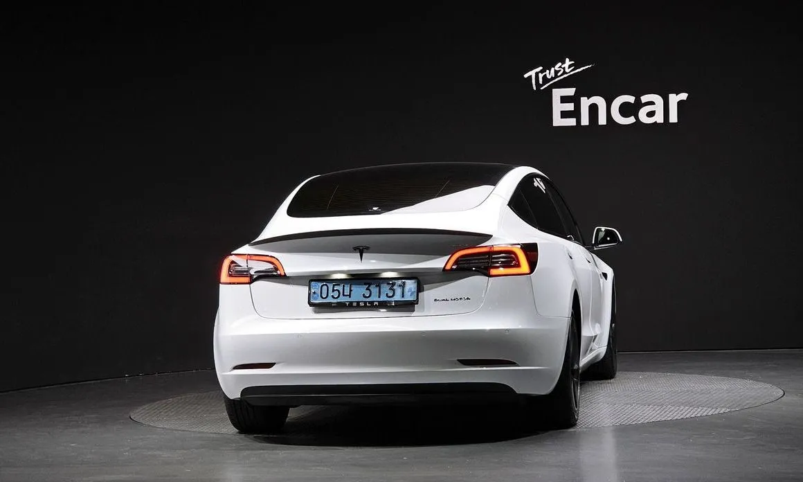 Tesla Model 3 — фото 2