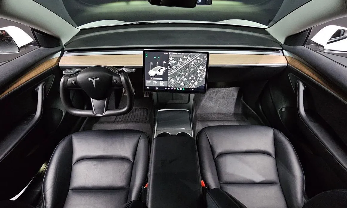 Tesla Model 3 — фото 8