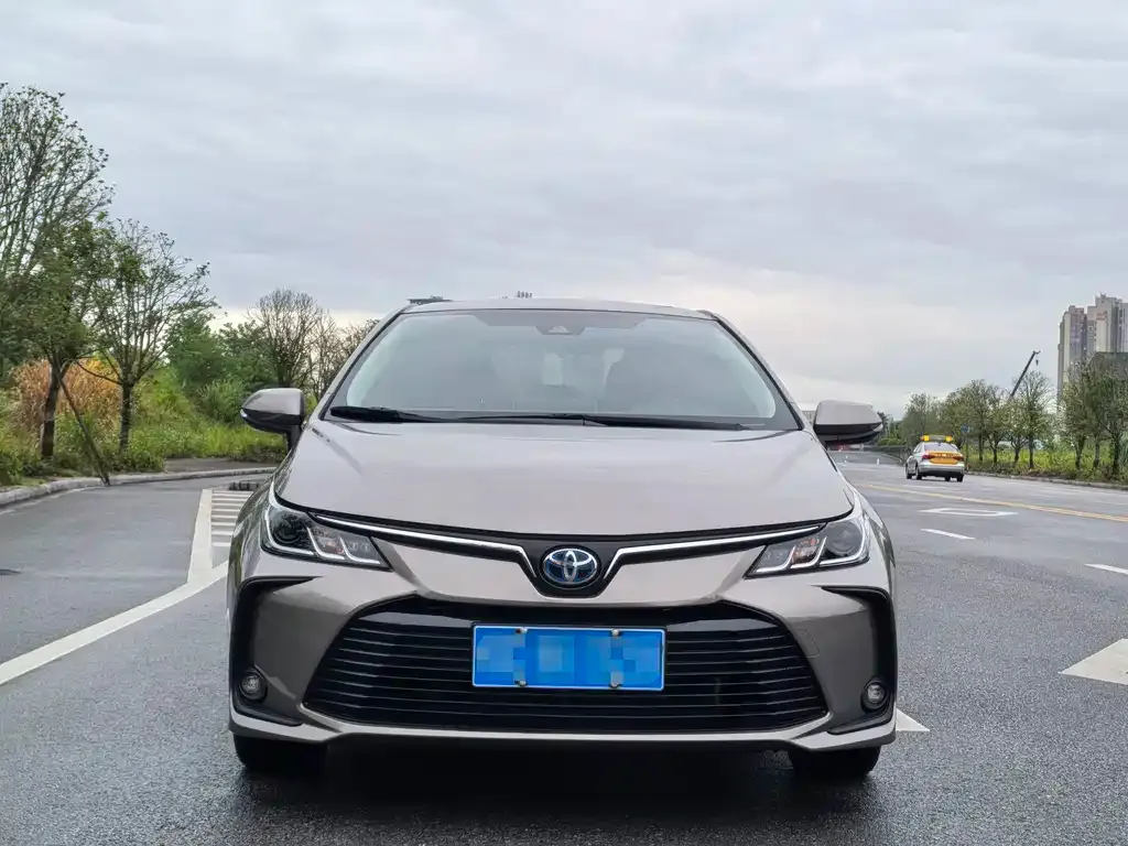 Toyota Corolla — фото 3