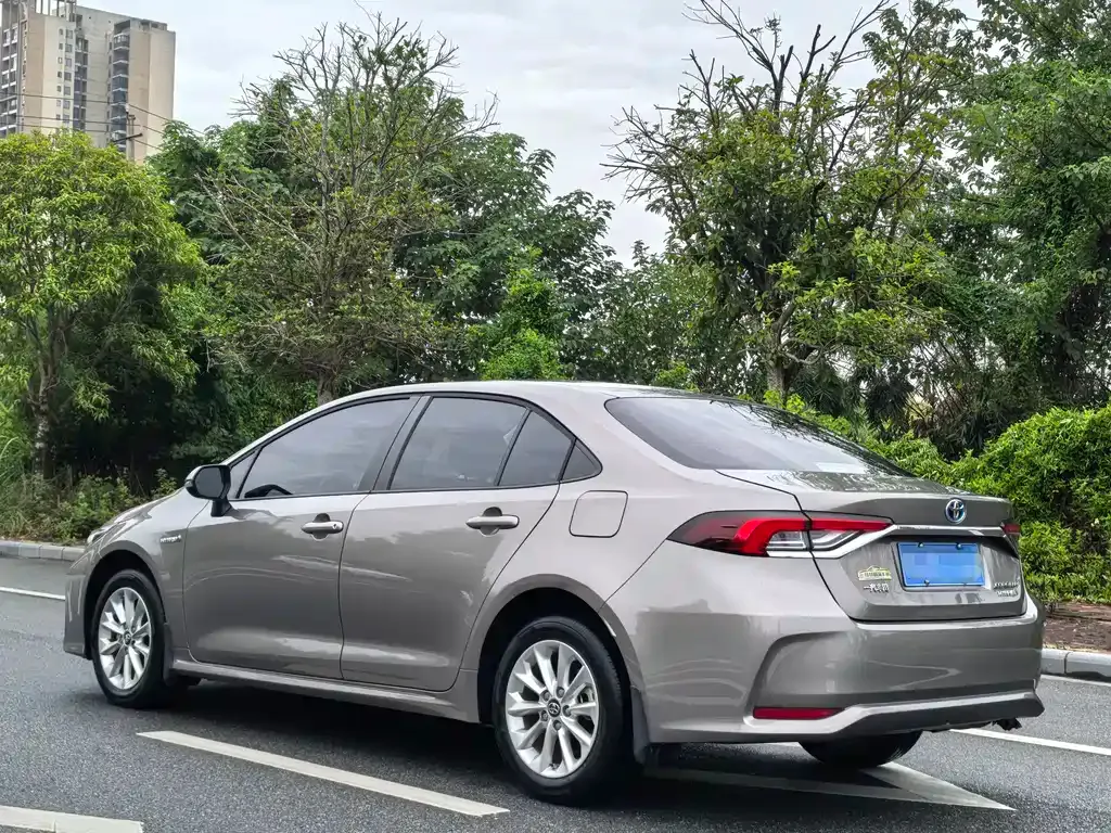 Toyota Corolla — фото 9