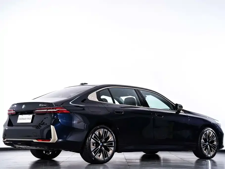 BMW 5 Series — фото 4