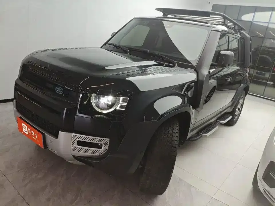 Land Rover Defender — фото 1