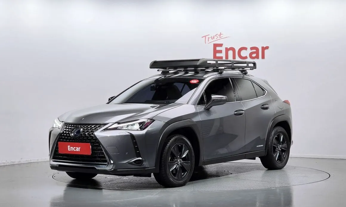 Lexus UX — фото 1