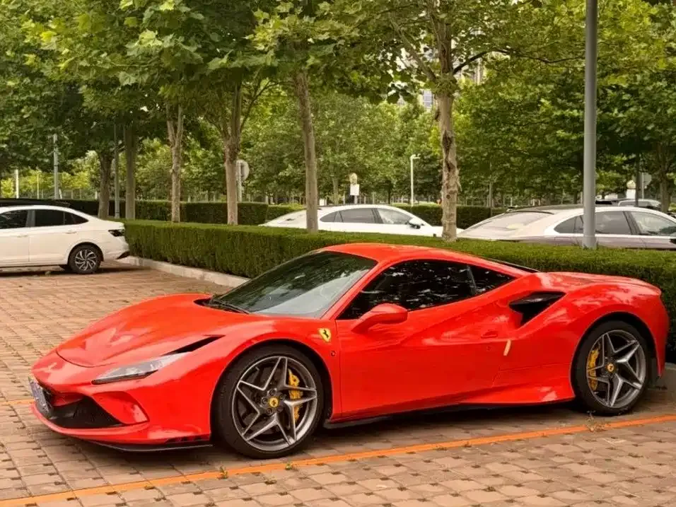Ferrari F8 — фото 8