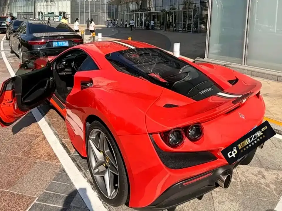 Ferrari F8 — фото 9