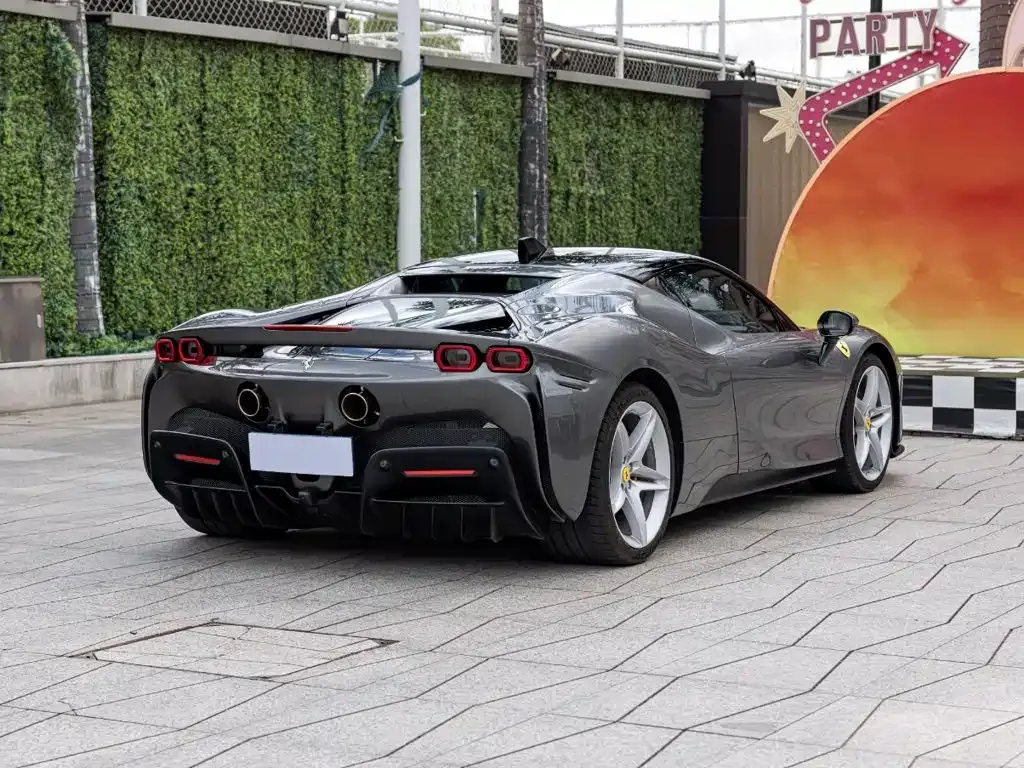 Ferrari SF90 — фото 8