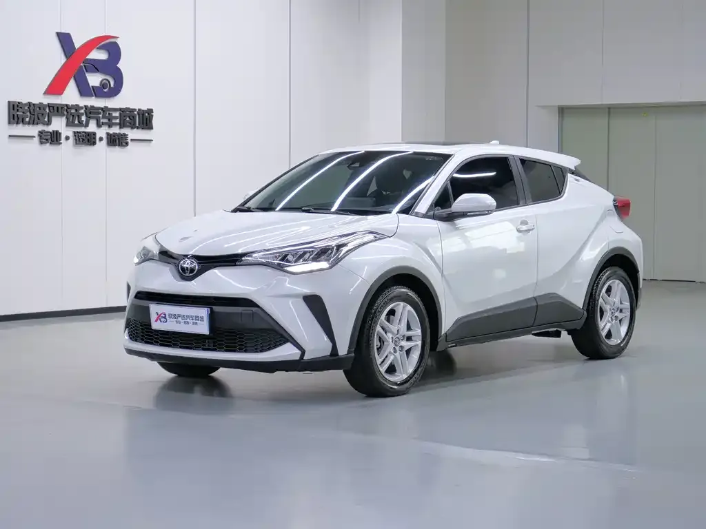 Toyota C-HR — фото 1