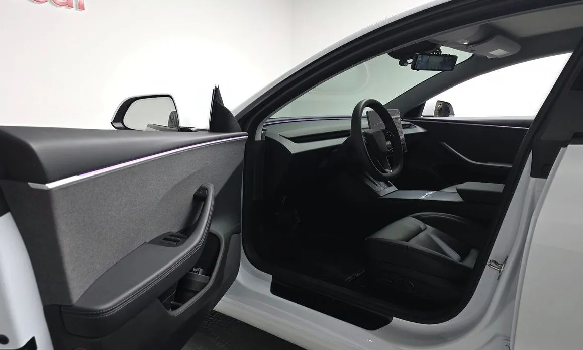 Tesla Model 3 — фото 2