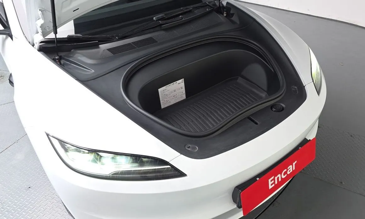 Tesla Model 3 — фото 10