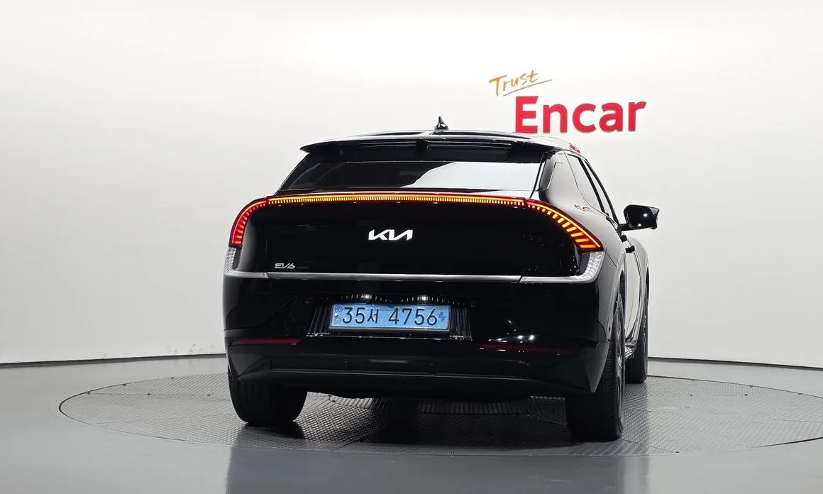 Kia EV6 — фото 8