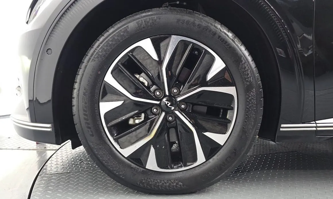 Kia EV6 — фото 9