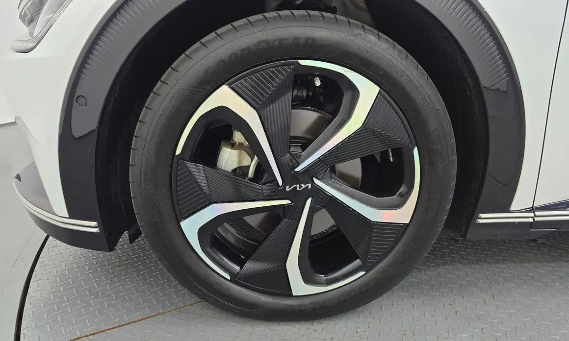 Kia EV6 — фото 10
