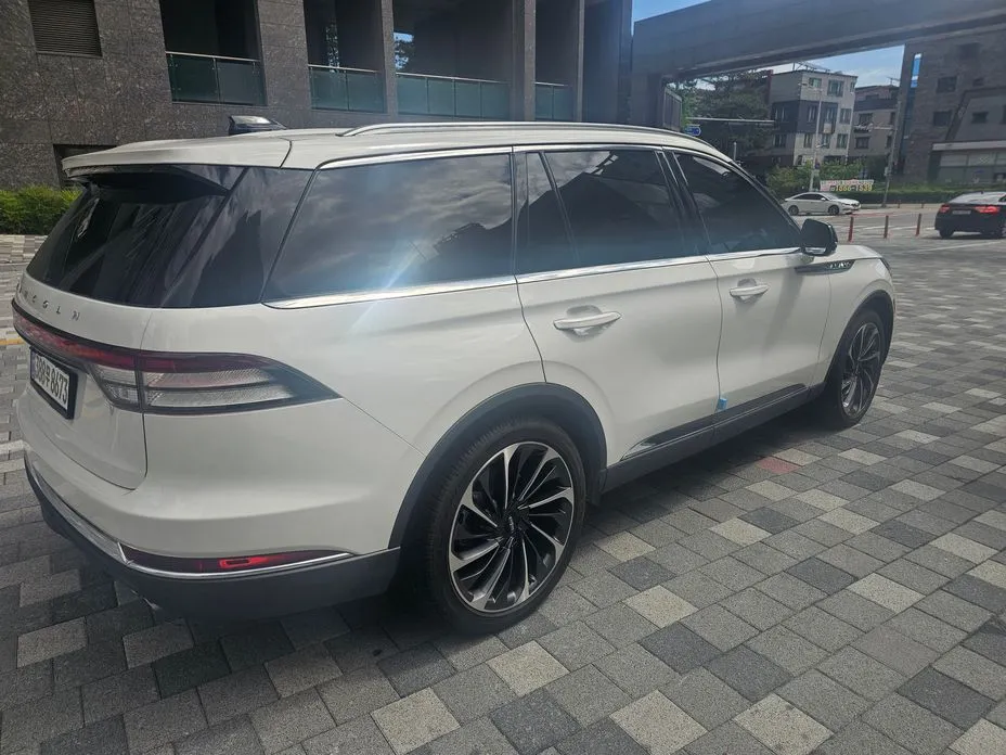 Lincoln Aviator — фото 8