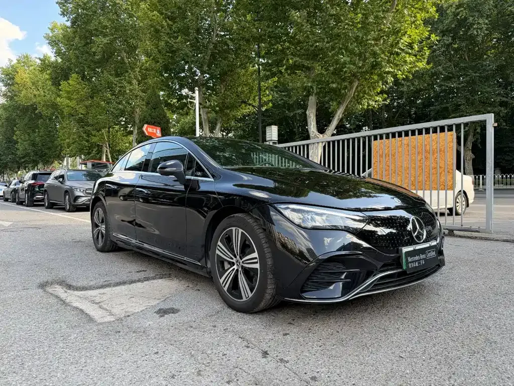 Mercedes-Benz EQE — фото 10