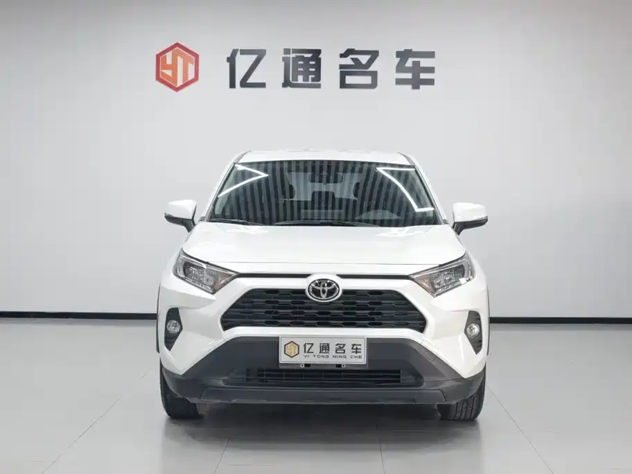 Toyota RAV4 — фото 4