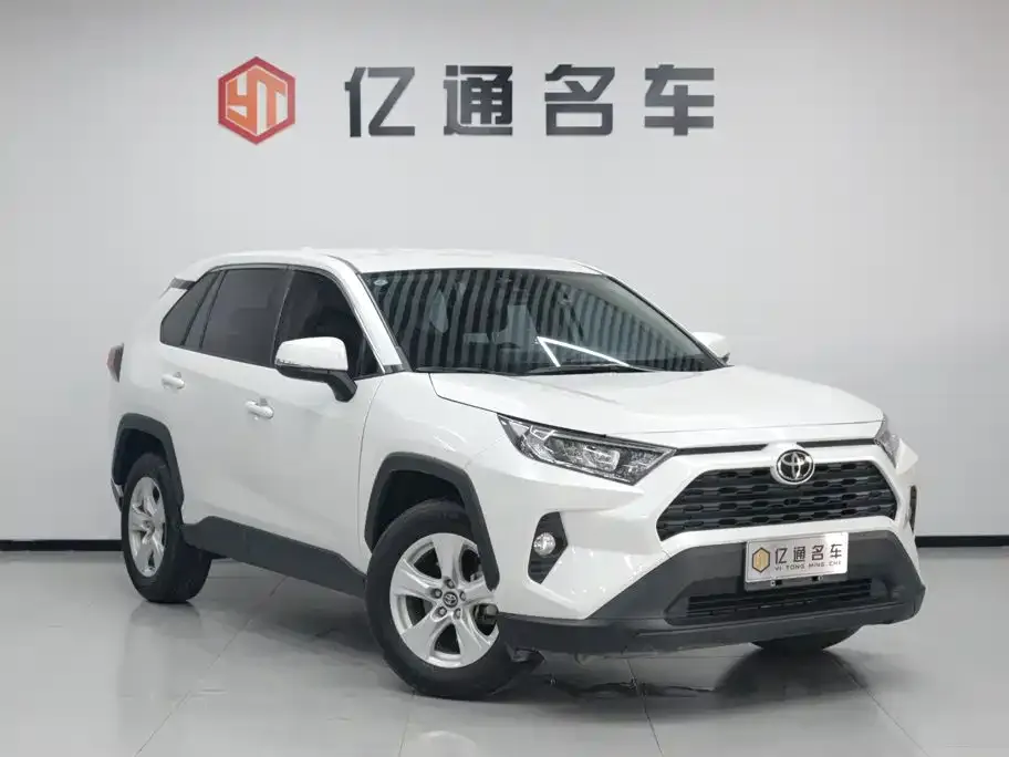 Toyota RAV4 — фото 6