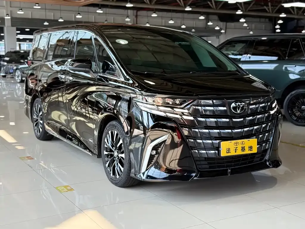 Toyota Alphard — фото 7