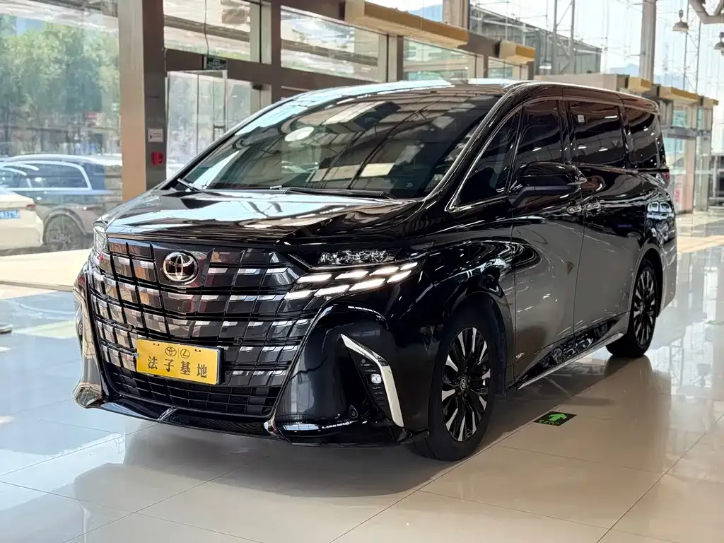 Toyota Alphard — фото 8