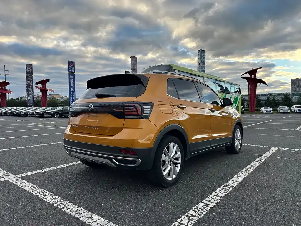 Volkswagen T-Cross — фото 10