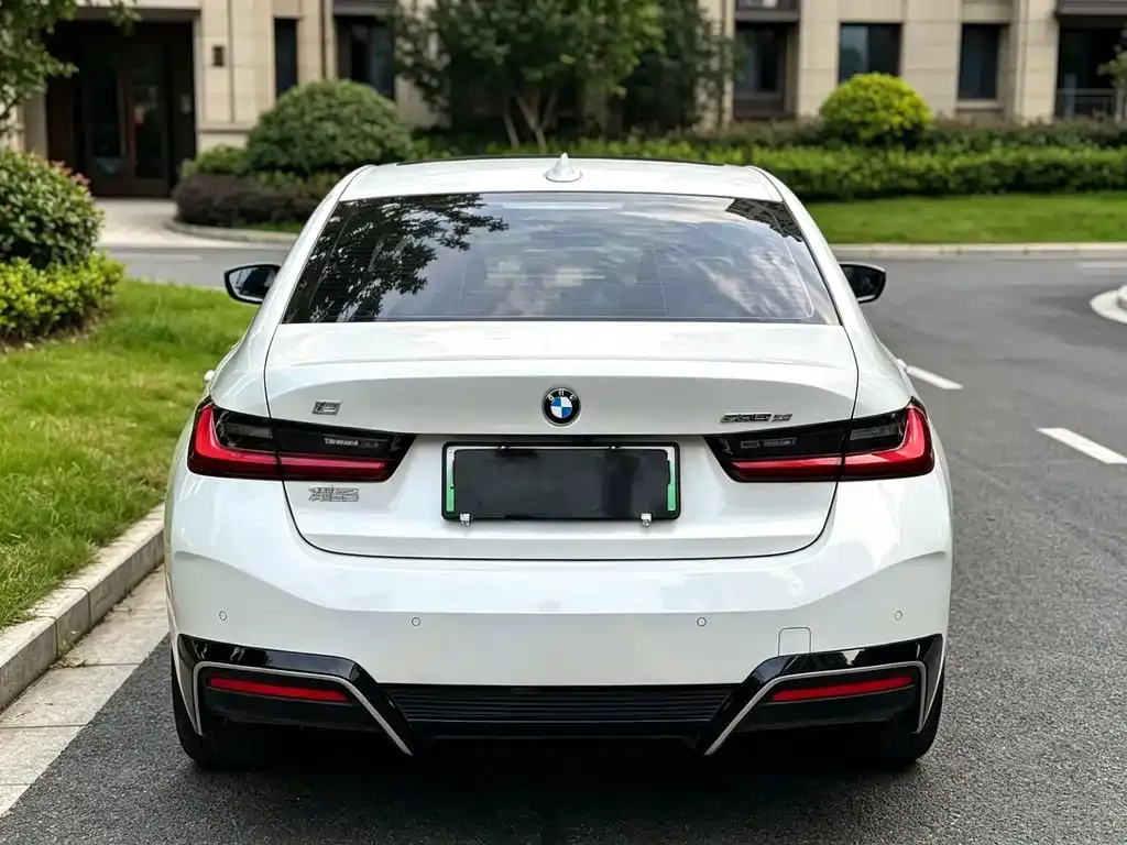 BMW i3 — фото 9