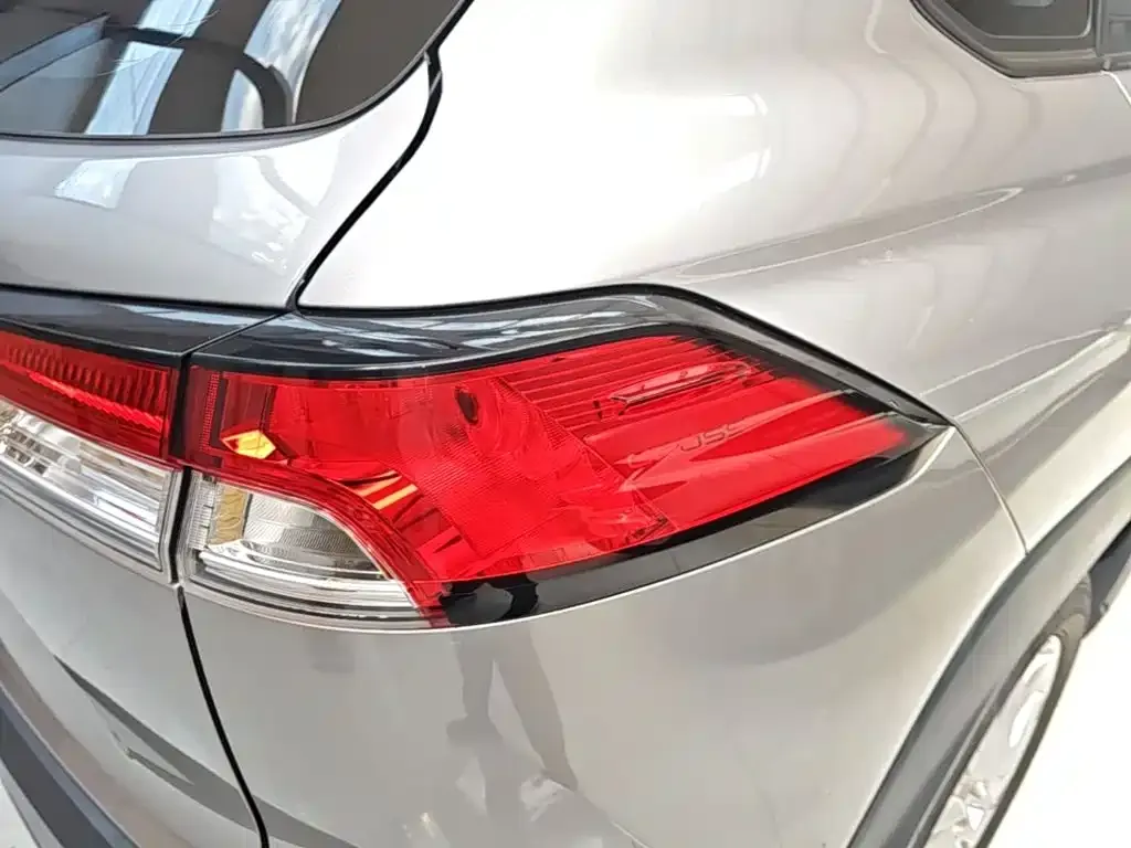 Toyota Corolla Cross — фото 9