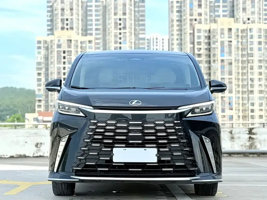 Lexus LM — фото 5