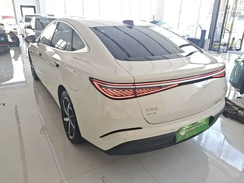 BYD Seal 07 DM-i — фото 7