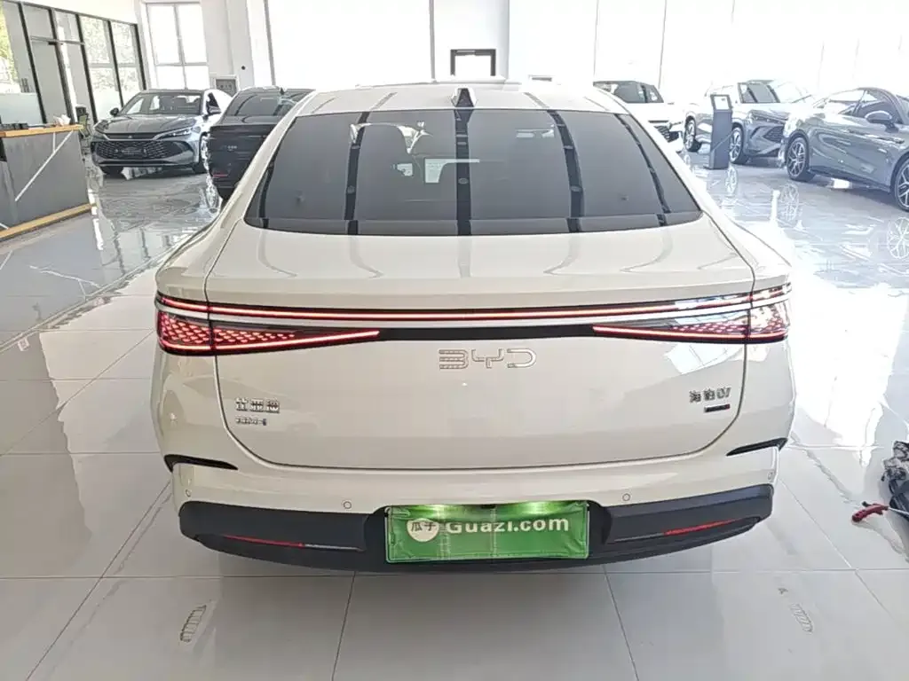 BYD Seal 07 DM-i — фото 8