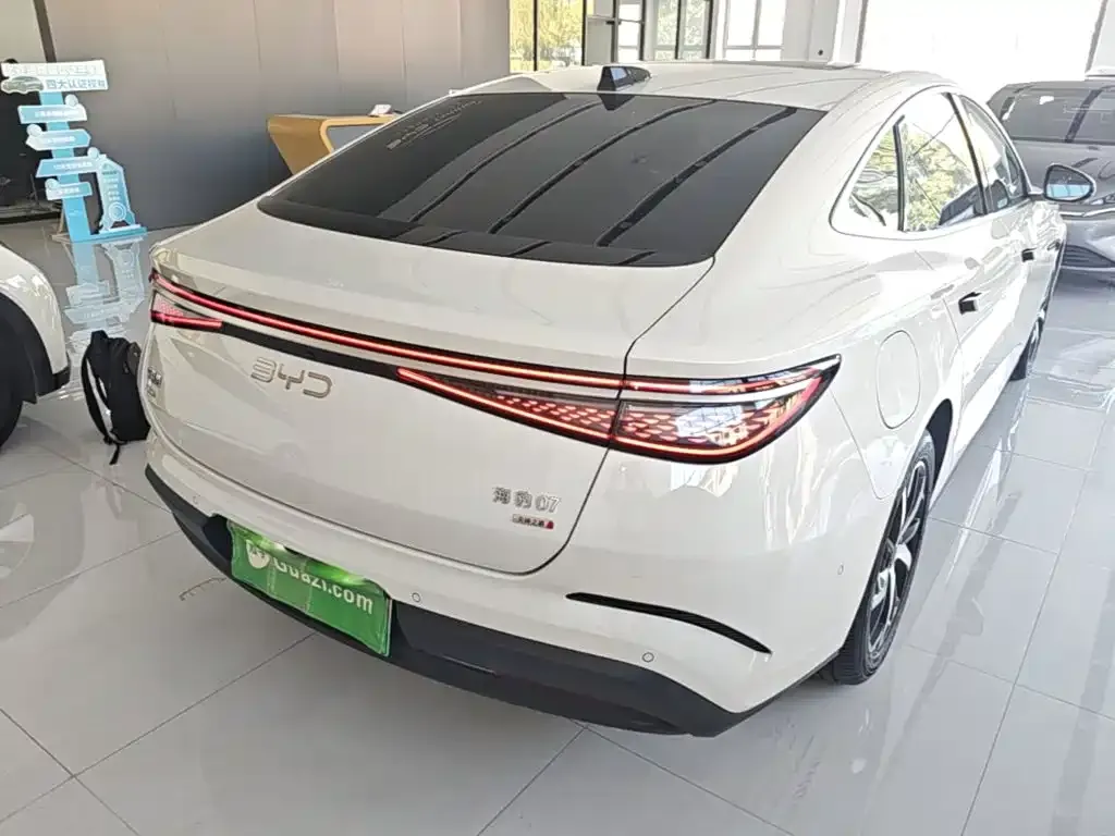 BYD Seal 07 DM-i — фото 4