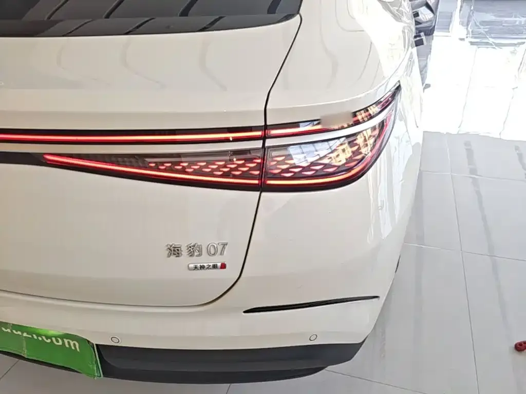 BYD Seal 07 DM-i — фото 3