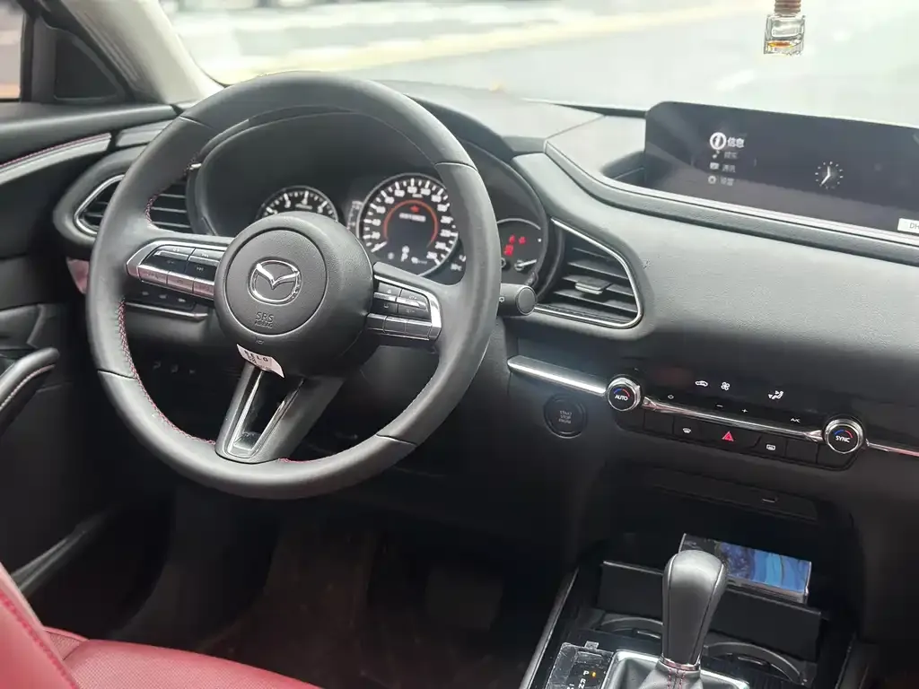 Mazda CX-30 — фото 4