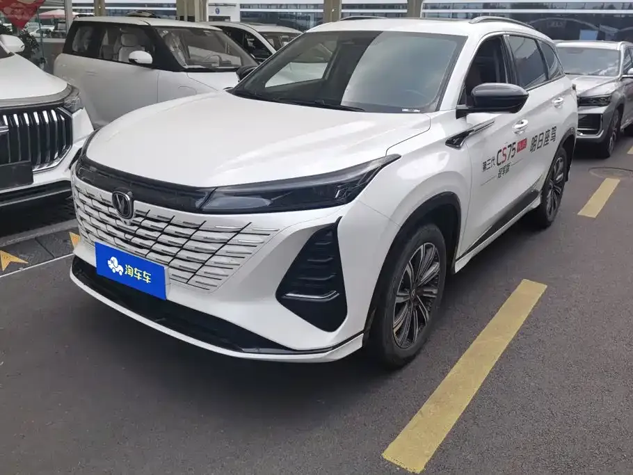 Changan CS75 PLUS — фото 1