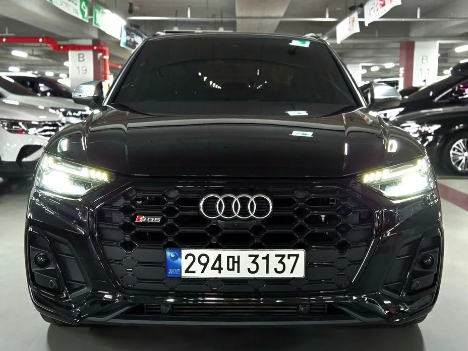 Audi SQ5 — фото 1