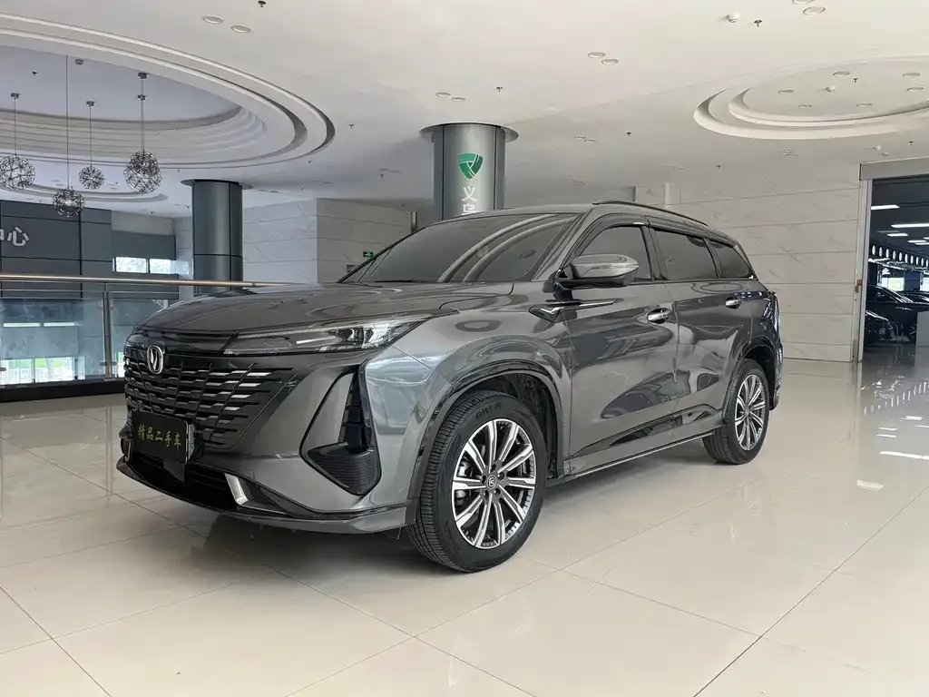 Changan CS75 PLUS — фото 1