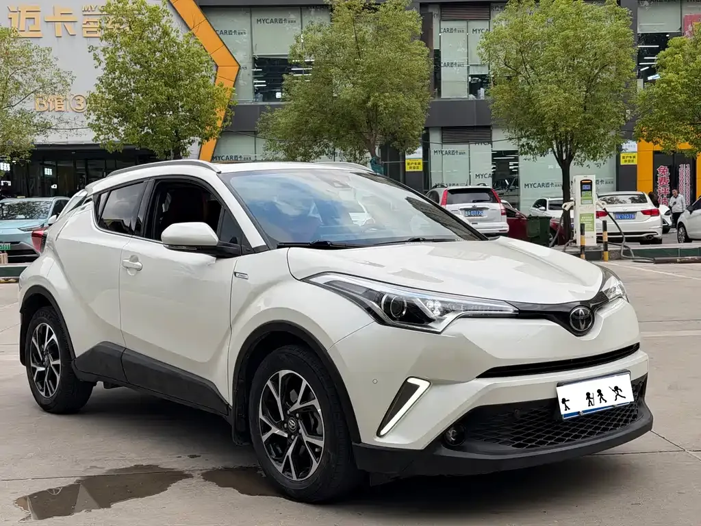 Toyota C-HR — фото 9